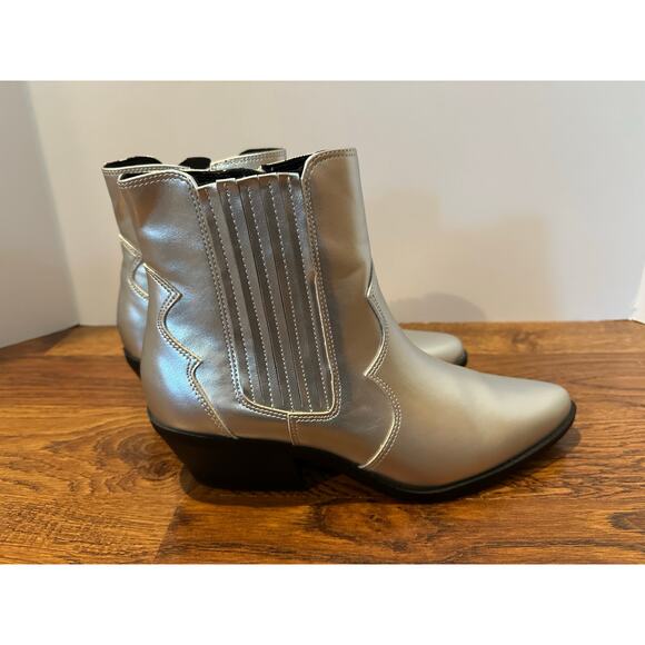 No Boundaries Women's Western Memory Foam Ankle Boots Silver Size 9 Bold Style - Picture 2 of 9